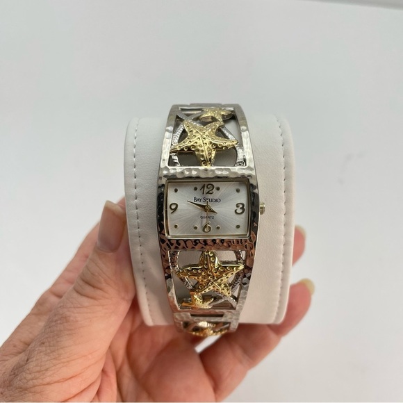 BAY Studio Quartz Star Fish Design Gold and Silver Tone - Picture 10 of 13